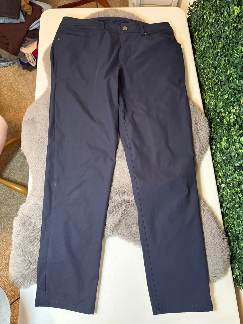 lululemon athletica Men's Navy Stretch Chinos Size 34